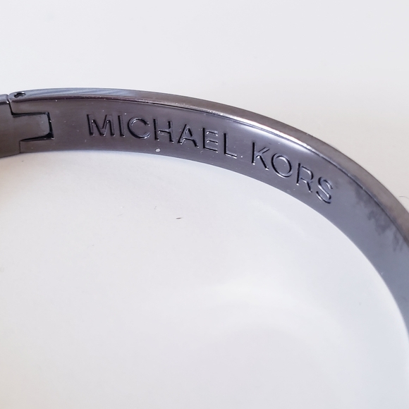 Michael Kors Astor Buckle Bangle - Gun Metal - Picture 3 of 13
